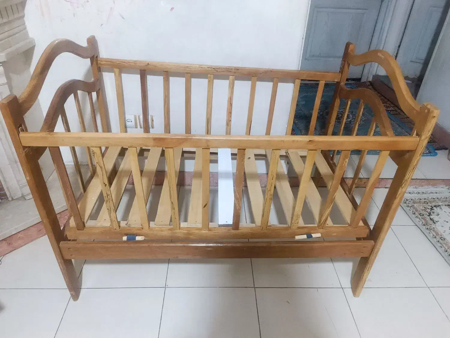 تخت گهواره شو بچه|تخت و صندلی بچه|باقرشهر, |دیوار