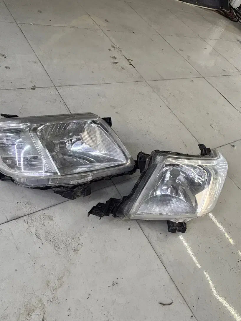 چراغ جلو سپر مانیتور جلو پنجره بکسل هایلوکس 2014|قطعات یدکی و لوازم جانبی|اهواز, کوی آغاجاری|دیوار