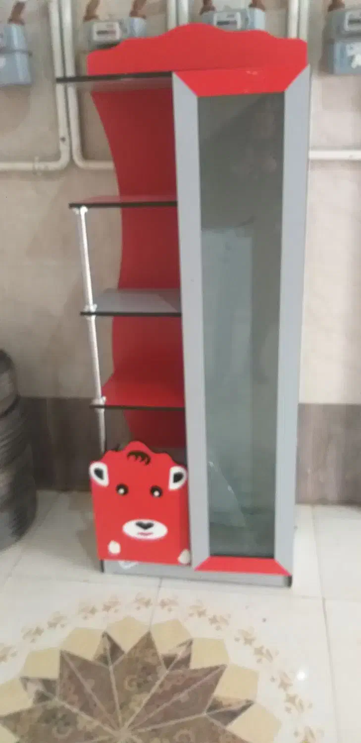 کمد بچه در حد نو|اسباب و اثاث بچه|شال, |دیوار