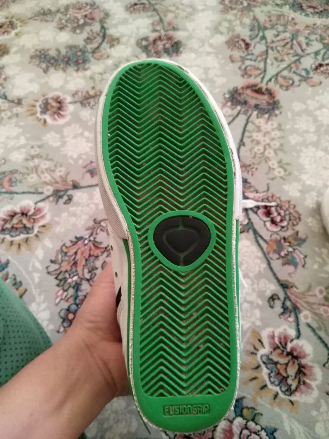 کفش اسپرت خارجی|کیف، کفش، کمربند|نیشابور, هفده شهریور|دیوار