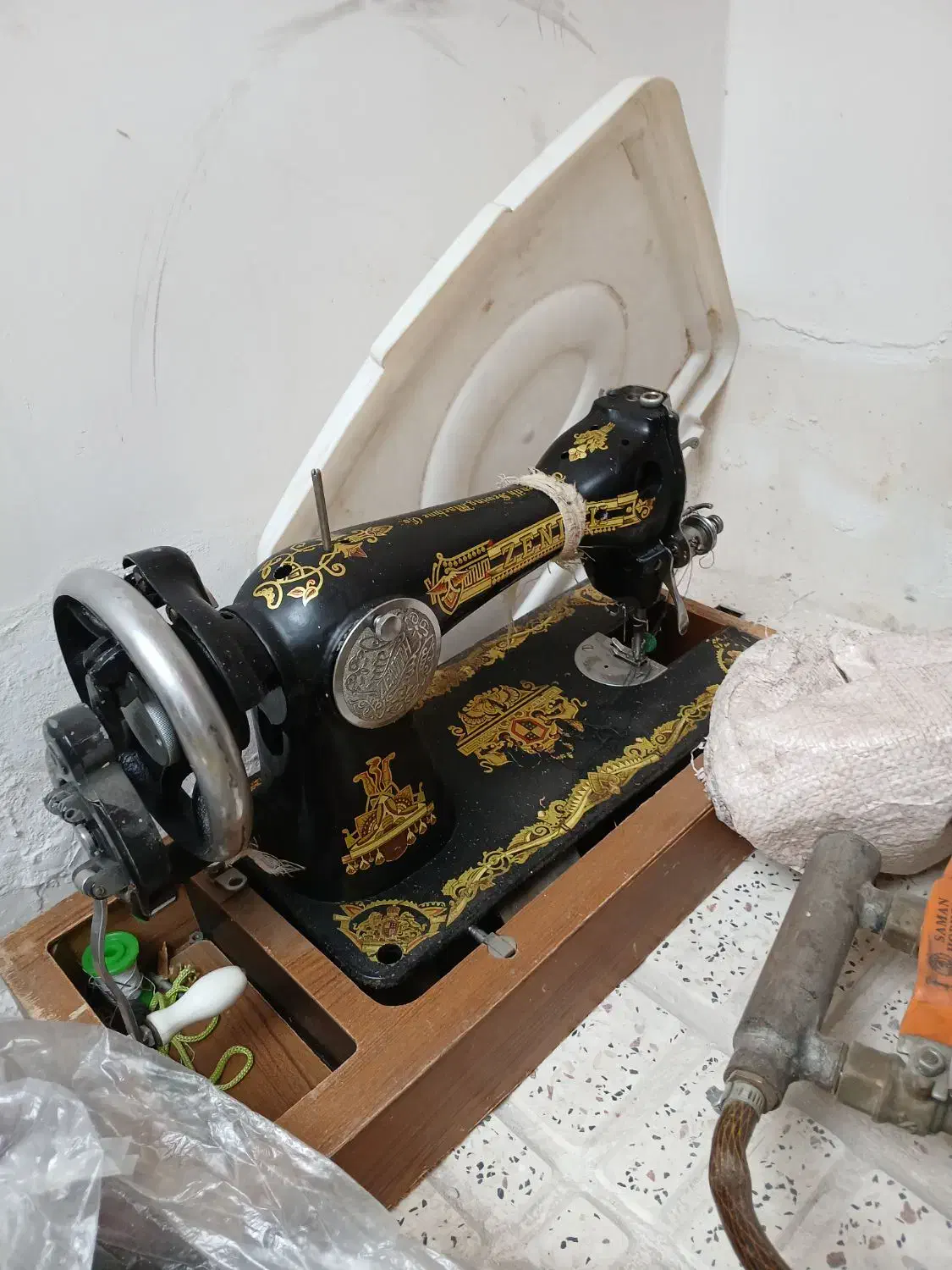 چرخ خیاطی قدیمی|چرخ خیاطی و ریسندگی|اراک, |دیوار