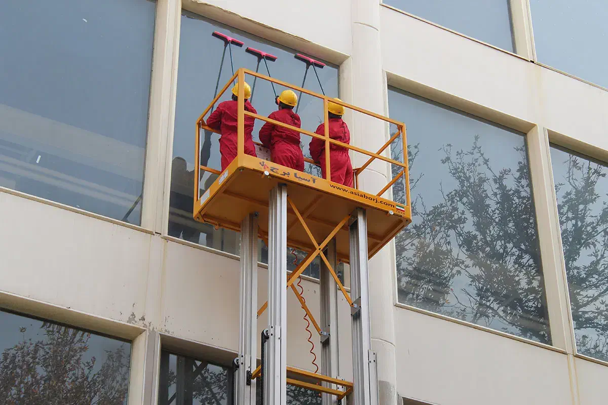 بالابر هیدرولیک چهار دَکلهِ|ماشینآلات صنعتی|همدان, |دیوار