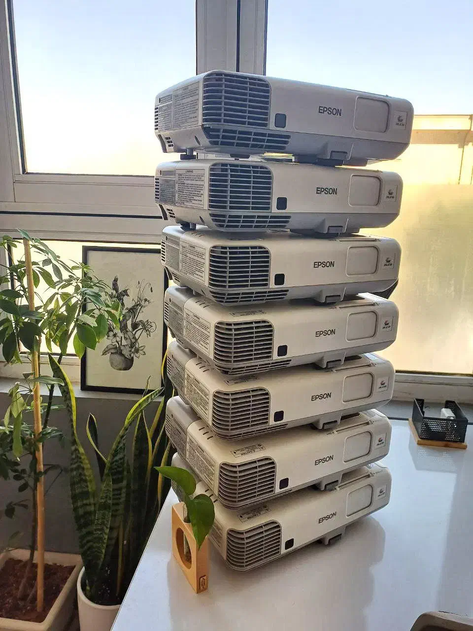 ویدئو پروژکتور استوک|تلویزیون و پروژکتور|قم, زنبیل آباد|دیوار