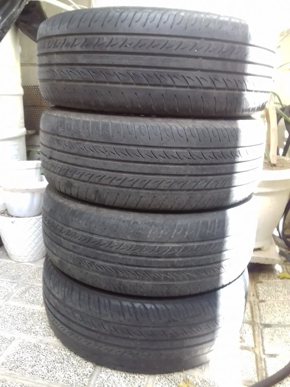 ۴ حلقه لاستیک پرشیا ۲۰۵/۶۰/۱۵ سالم|قطعات یدکی و لوازم جانبی|تهران, هفده شهریور|دیوار