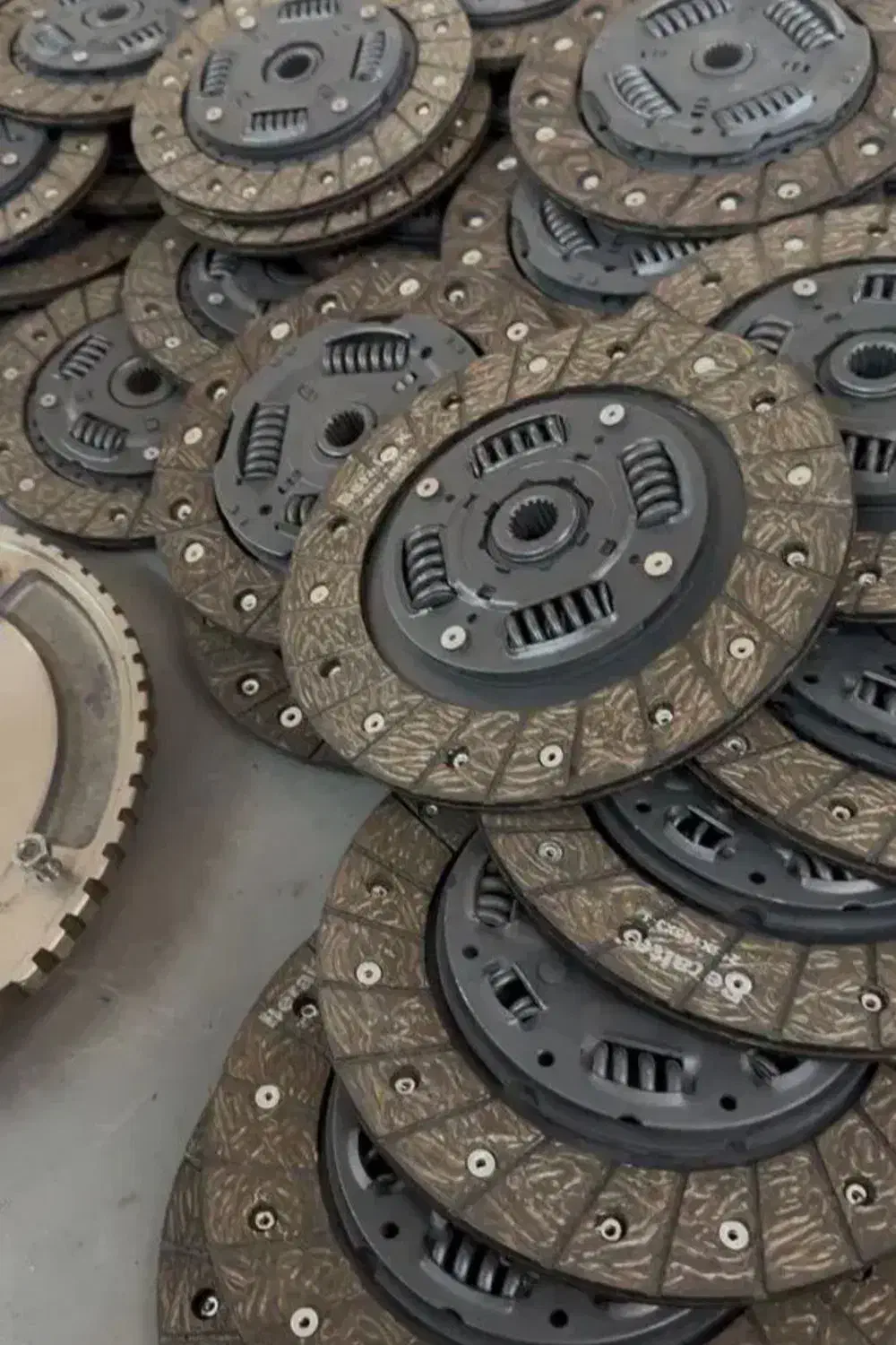 مرکز تخصصی فروش و تعویض دیسک و صفحه کلاچ تضمینی|قطعات یدکی و لوازم جانبی|شیراز, هفت تنان|دیوار