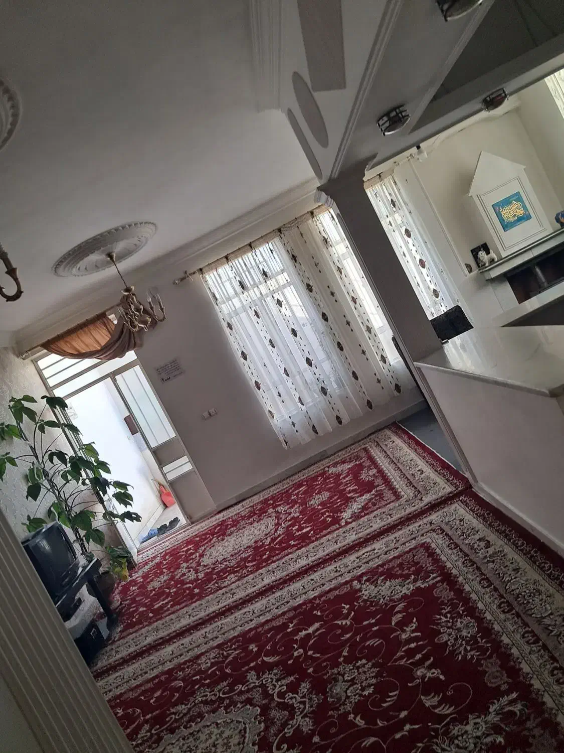 سوئیت اجاره ای باتمام امکانات درداخل شهر وپارکینگ|اجارهٔ کوتاه‌مدت آپارتمان و سوئیت|نیشابور, مدرس|دیوار