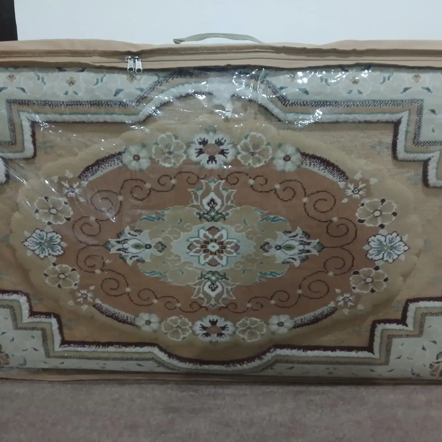 دو عدد پشتی|پشتی|رشت, یخسازی|دیوار