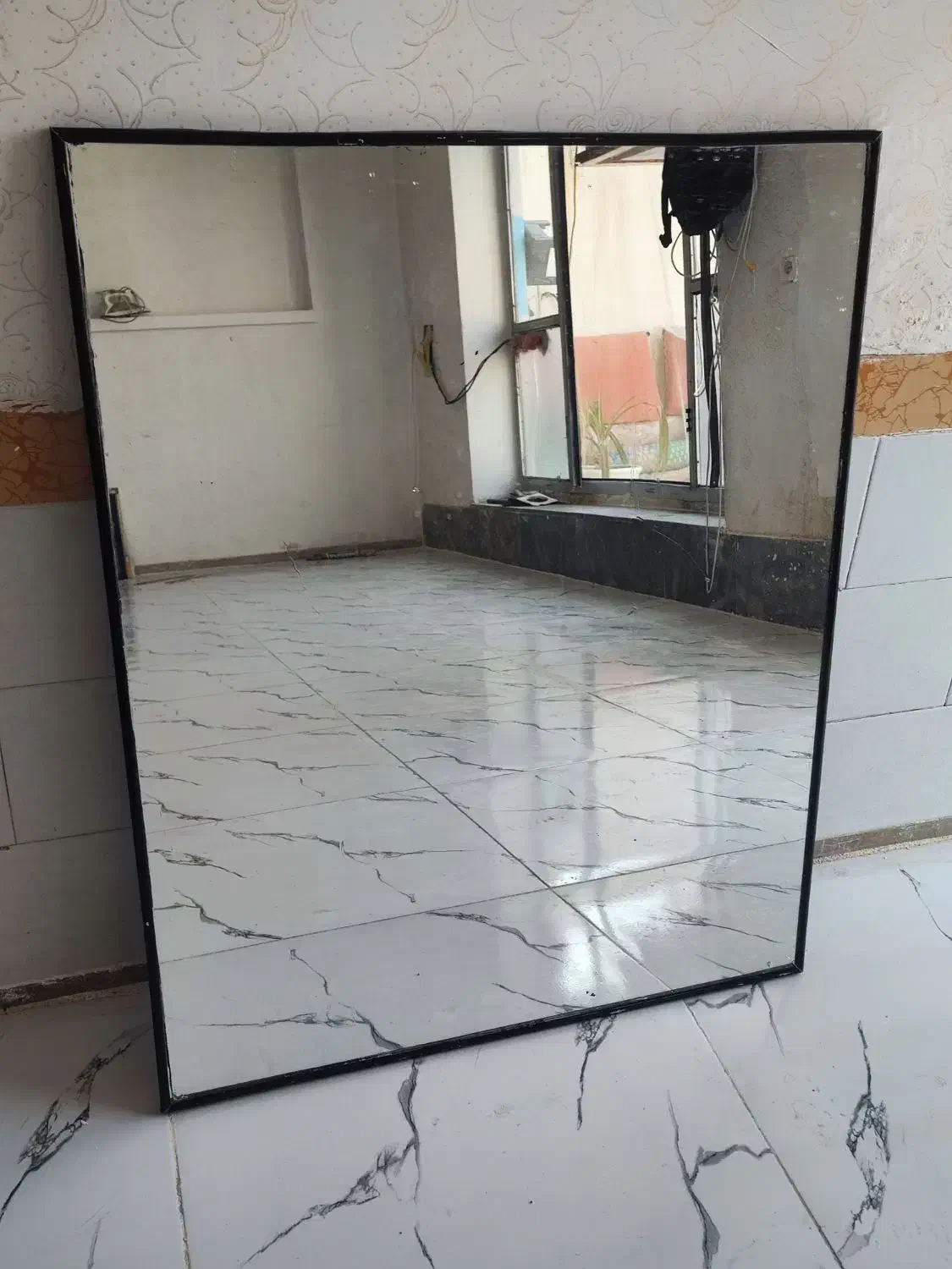 آینه|آینه|مرودشت, تخت جمشید|دیوار