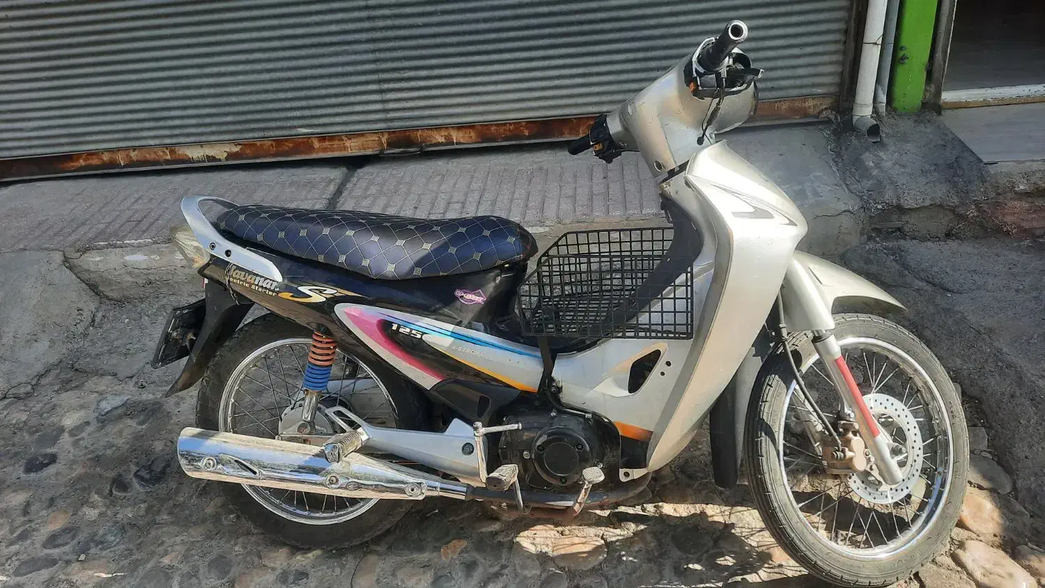 موتور ویو|موتورسیکلت|آبگرم, |دیوار