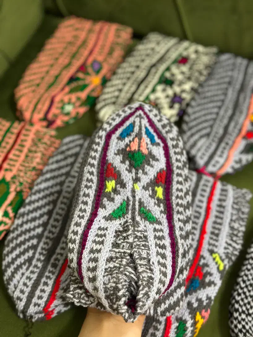 گیوه های سنتی مناسب شب یلدا و کریسمس|کیف، کفش، کمربند|رشت, نامجو|دیوار