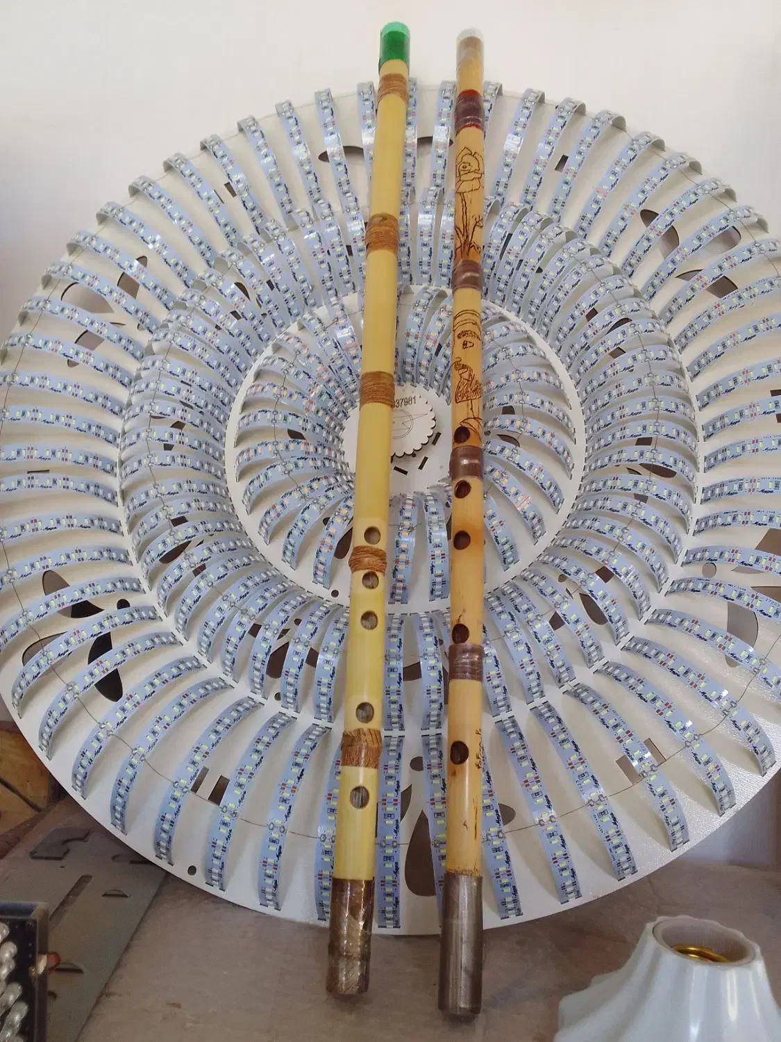 نی هفت بند|سازهای بادی|موگوئی, |دیوار