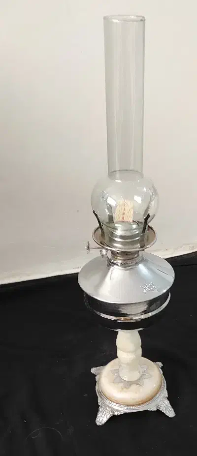 چراغ گرد سوز نفتی قدیمی پایه سنگ مرمر انتیک|کلکسیون اشیاء عتیقه|پرند, فاز ۴|دیوار