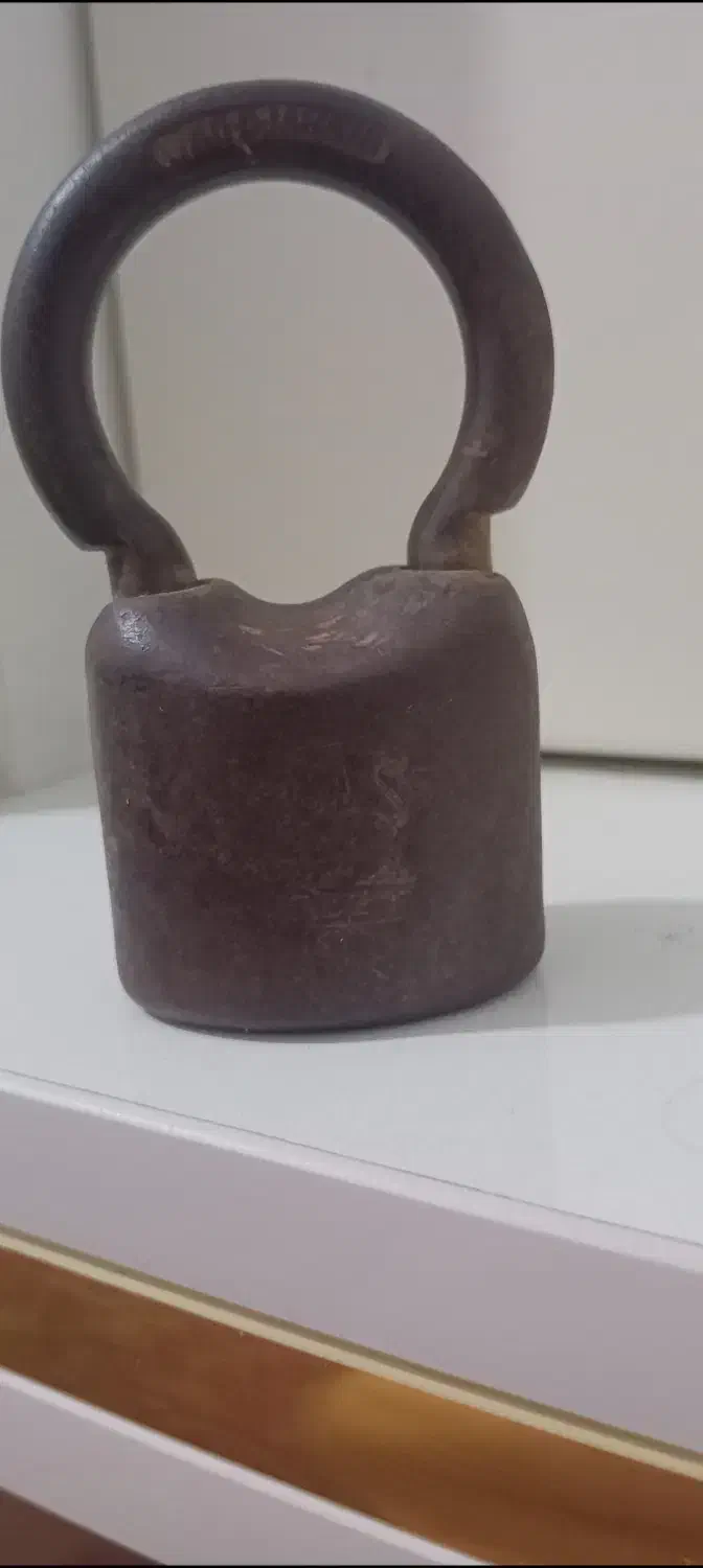 قفل قدیمی|کلکسیون اشیاء عتیقه|بجنورد, |دیوار