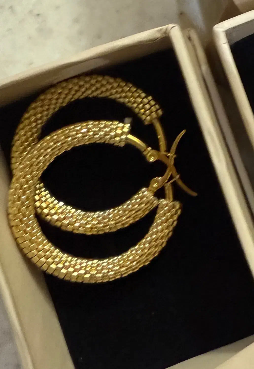 گوشواره ی حلقه ای|جواهرات|یزد, |دیوار