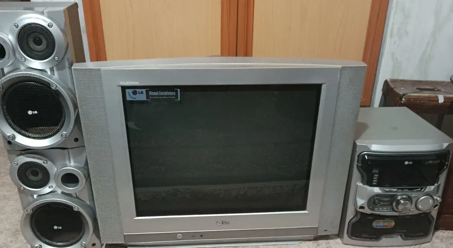 تلویزیون|تلویزیون و پروژکتور|سیرجان, |دیوار