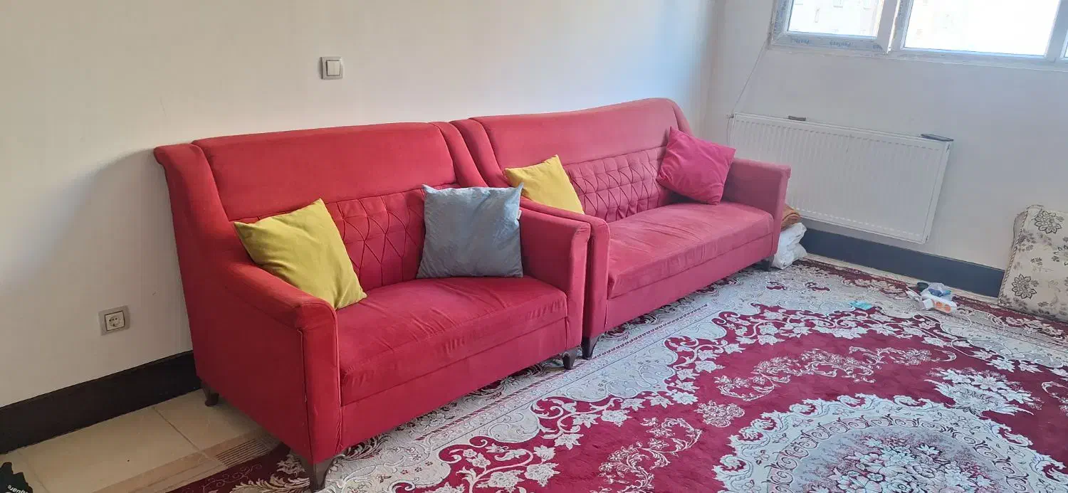 مبل دو تیکه یک سه نفره و یک دونفره|مبلمان خانگی و میز عسلی|فولادشهر, مسکن مهر فولادشهر|دیوار