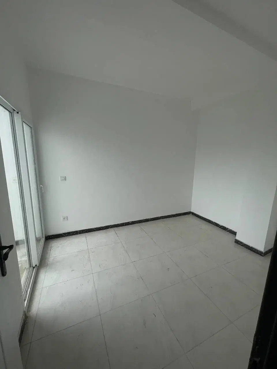 آپارتمان۹۰متری تک واحدی پارکینگ/سند طبیعت آزادی|فروش آپارتمان|محمودآباد, |دیوار