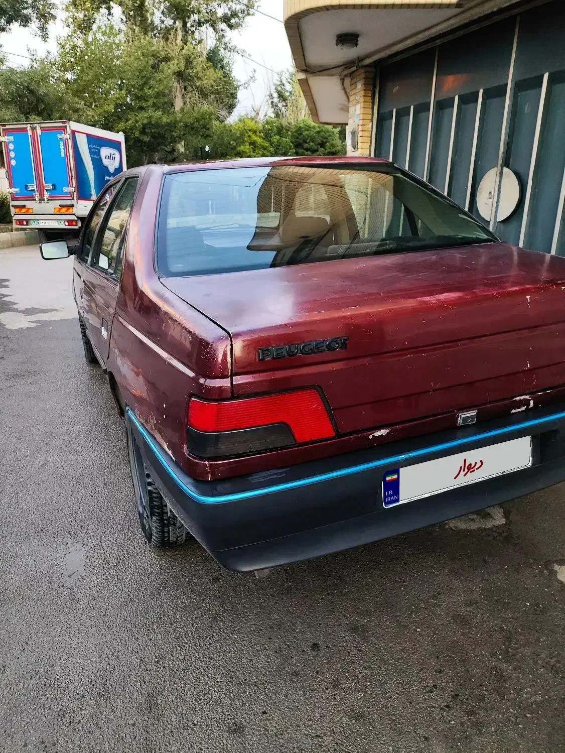 پژو ۴۰۵ مدل ۸۲ موتور ۱۸۰۰|خودرو سواری و وانت|فلاورجان, |دیوار