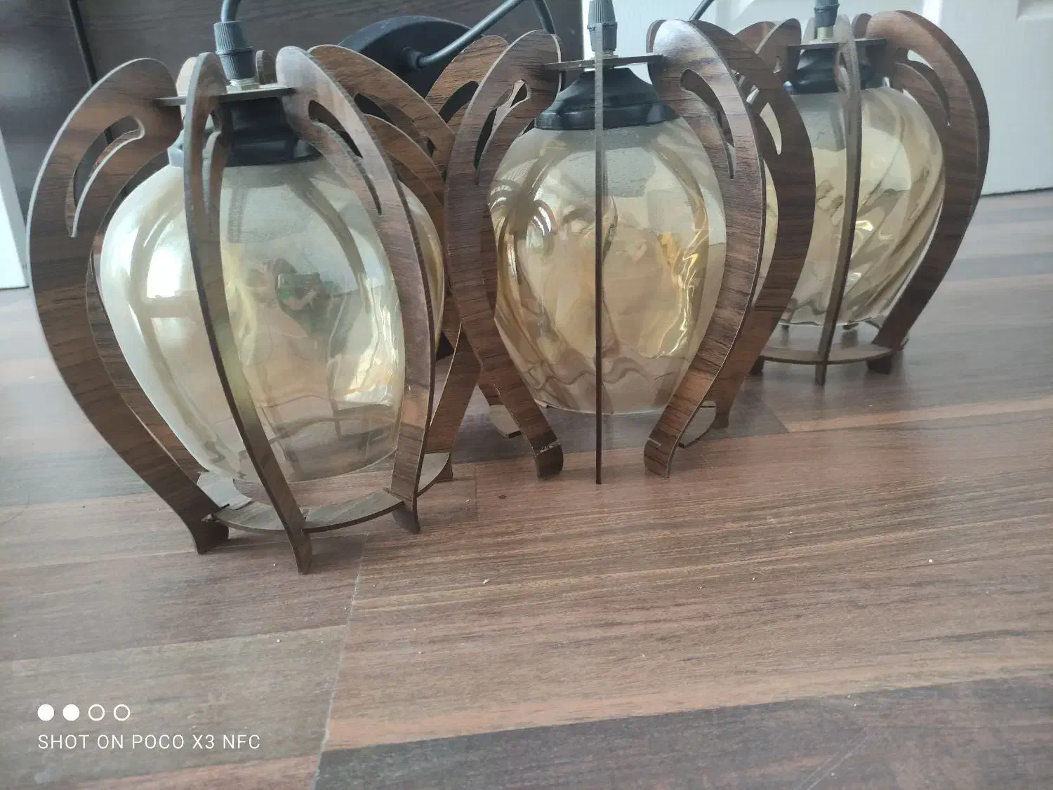 لوستر سه شاخه|لوستر و چراغ آویز|اصفهان, کوی شهید کشوری|دیوار