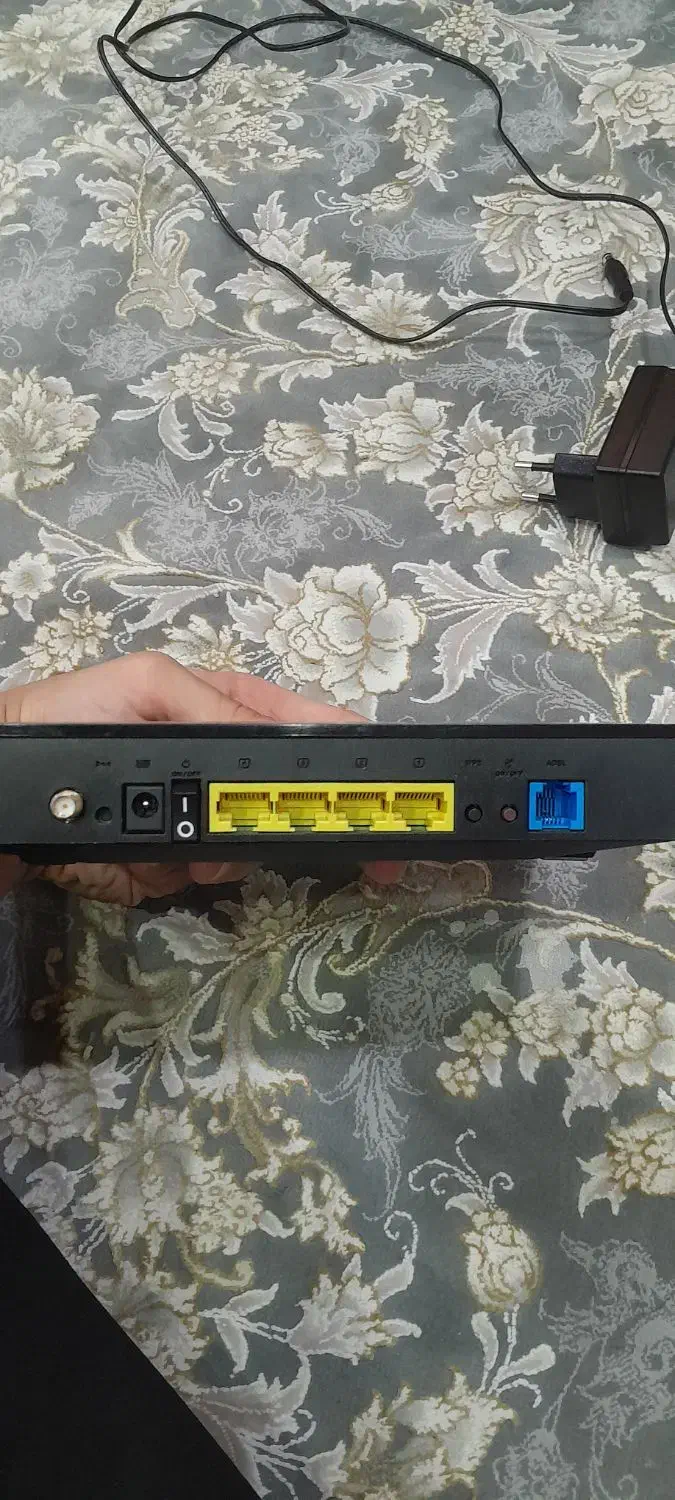 مودم ایسوز نو استفاده نشده|مودم و تجهیزات شبکه|رباط‌کریم, رباط‌کریم|دیوار