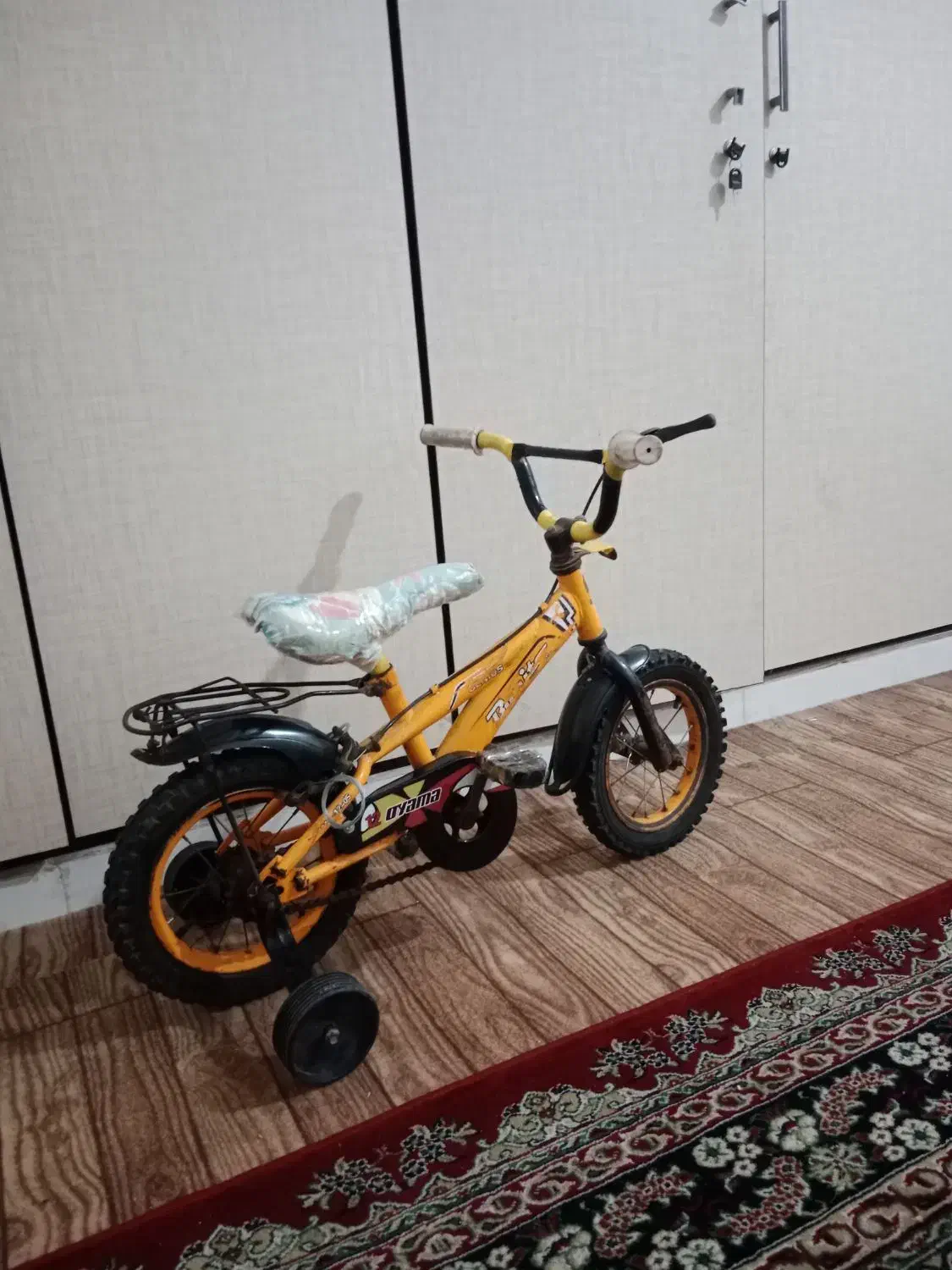 دوچرخه سایز ۱۲ درحد نو با کمکی مارک خارجی|دوچرخه، اسکیت، اسکوتر|بندر ماهشهر, |دیوار