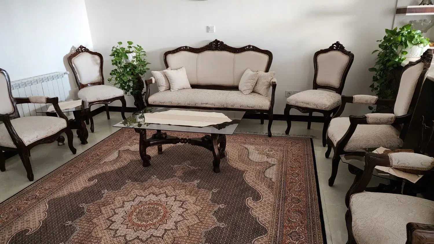 مبل ۹ نفره چوب گردو|مبلمان خانگی و میز عسلی|صدرا-فارس, فاز ۱|دیوار