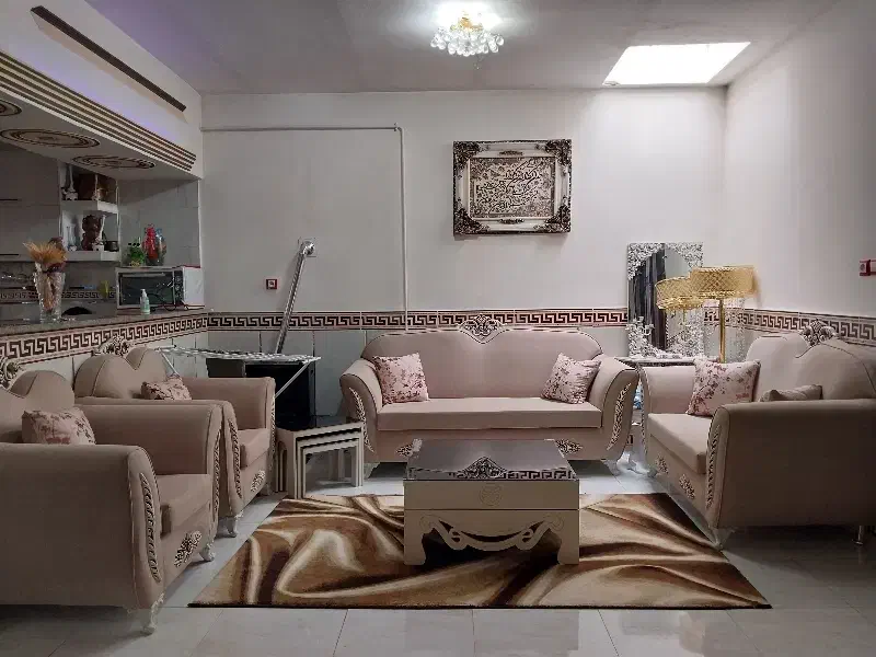 مبل راحتی کلاسیک۷نفره به همراه میزناهارخوری ۴نفره|مبلمان خانگی و میز عسلی|قزوین, |دیوار