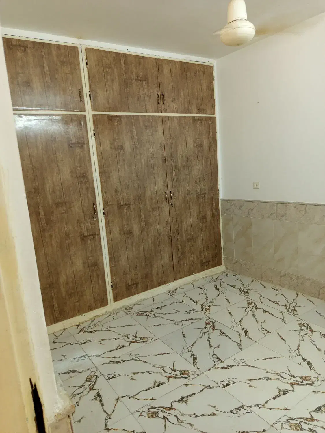 طبقه بالا مجزا / 80متر / تک خواب / 15خرداد|اجارهٔ خانه و ویلا|قم, دروازه ری|دیوار