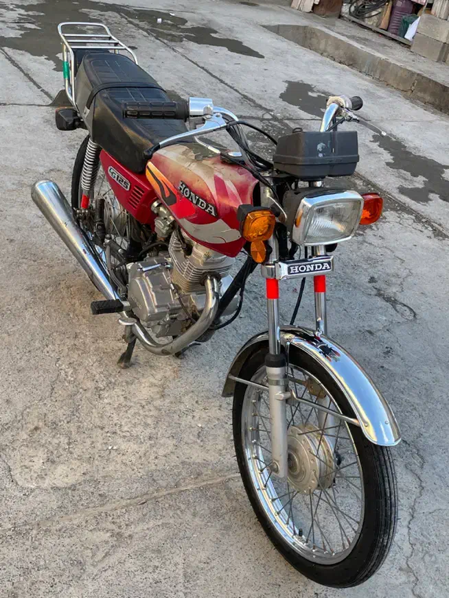 هندا۱۲۵مدل۸۱|موتورسیکلت|خمین, |دیوار