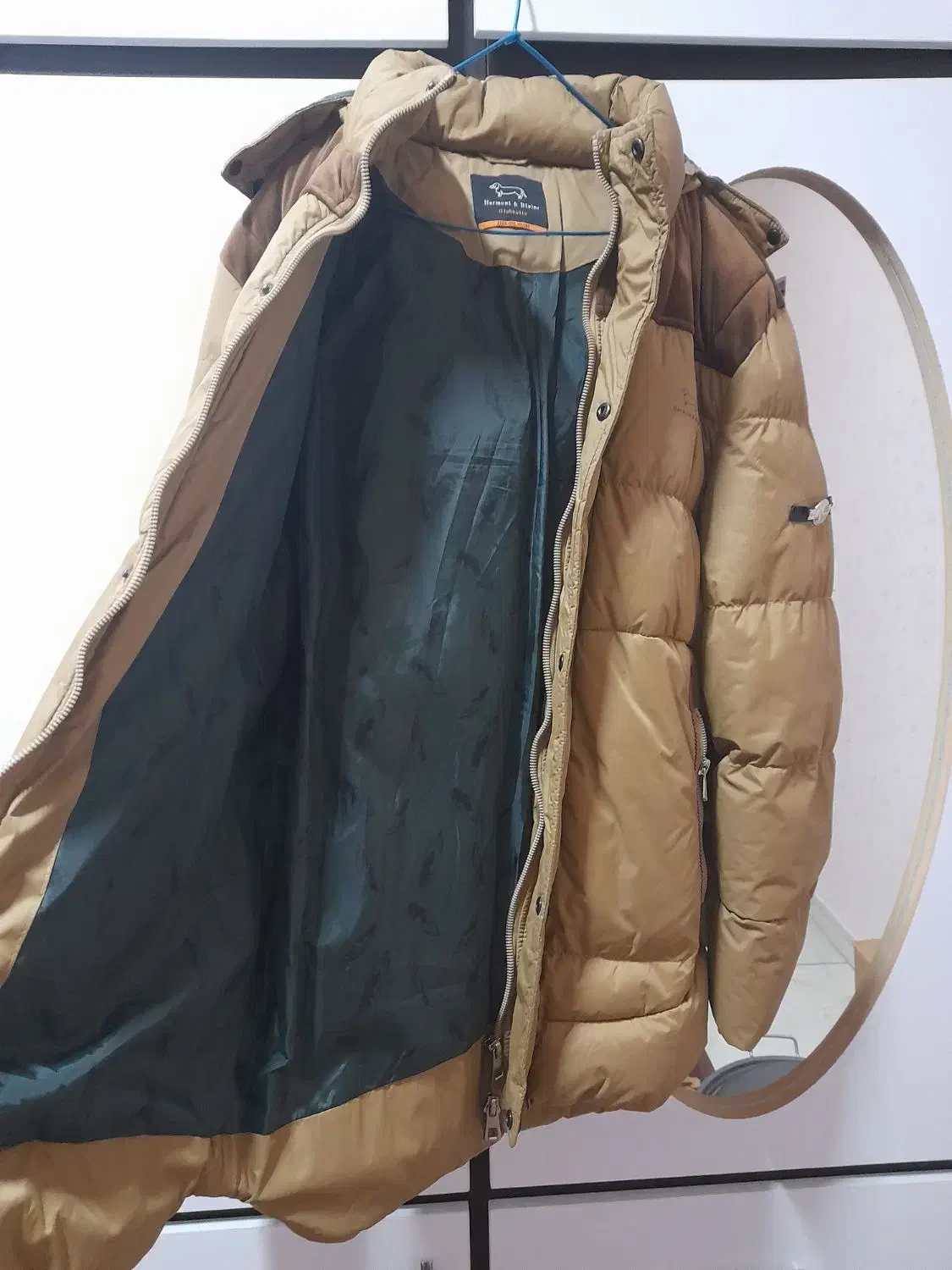 کاپشن|لباس|ایلام, |دیوار