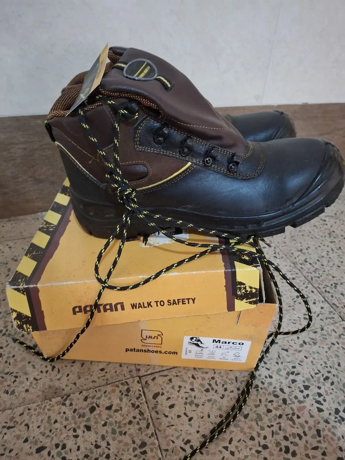 کفش کار نو سایز ۴۴|کیف، کفش، کمربند|زنجان, |دیوار