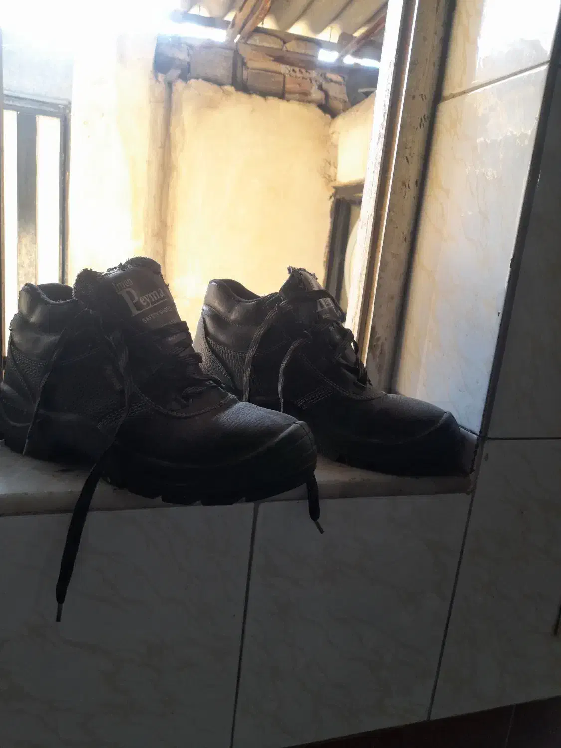 کفش کار شماره۴۰ کاملا سالم|کیف، کفش، کمربند|گرگان, |دیوار