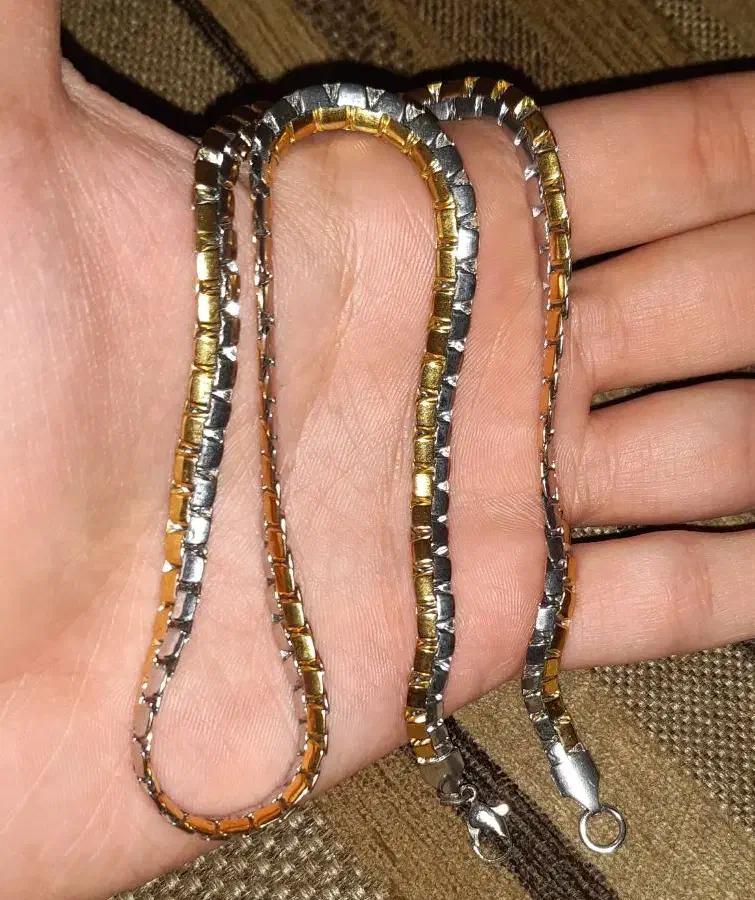 گردنبند|بدلیجات|بهار, |دیوار