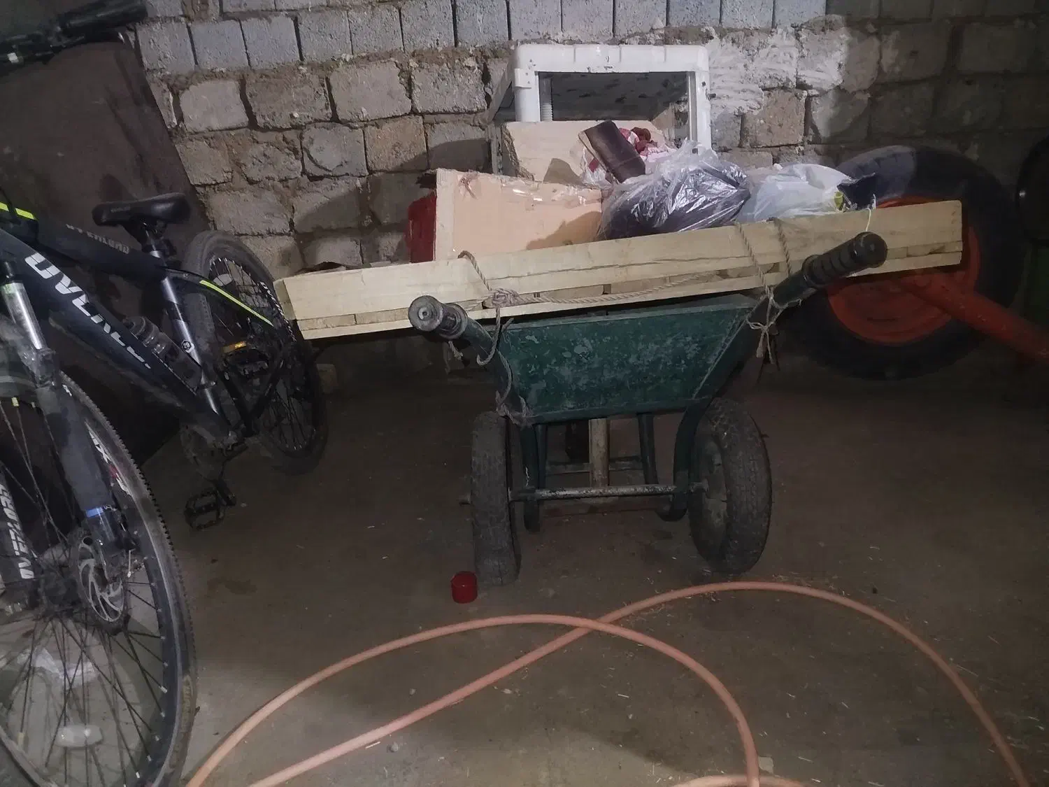 فرغون3چرخ|لوازم نظافت|نقده, |دیوار