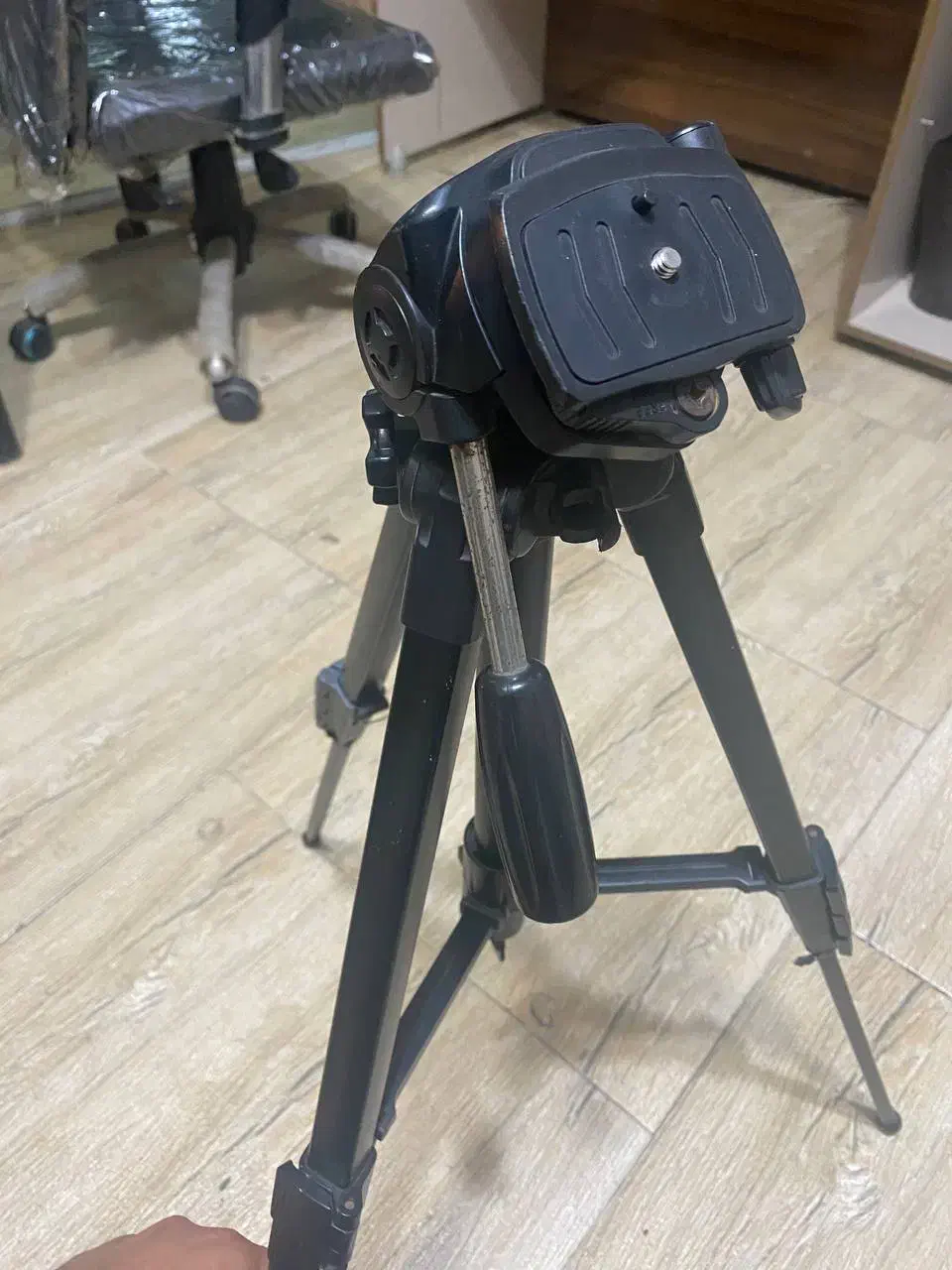 سه پایه عکاسی|دوربین عکاسی و فیلم‌برداری|رشت, کوی جام جم|دیوار