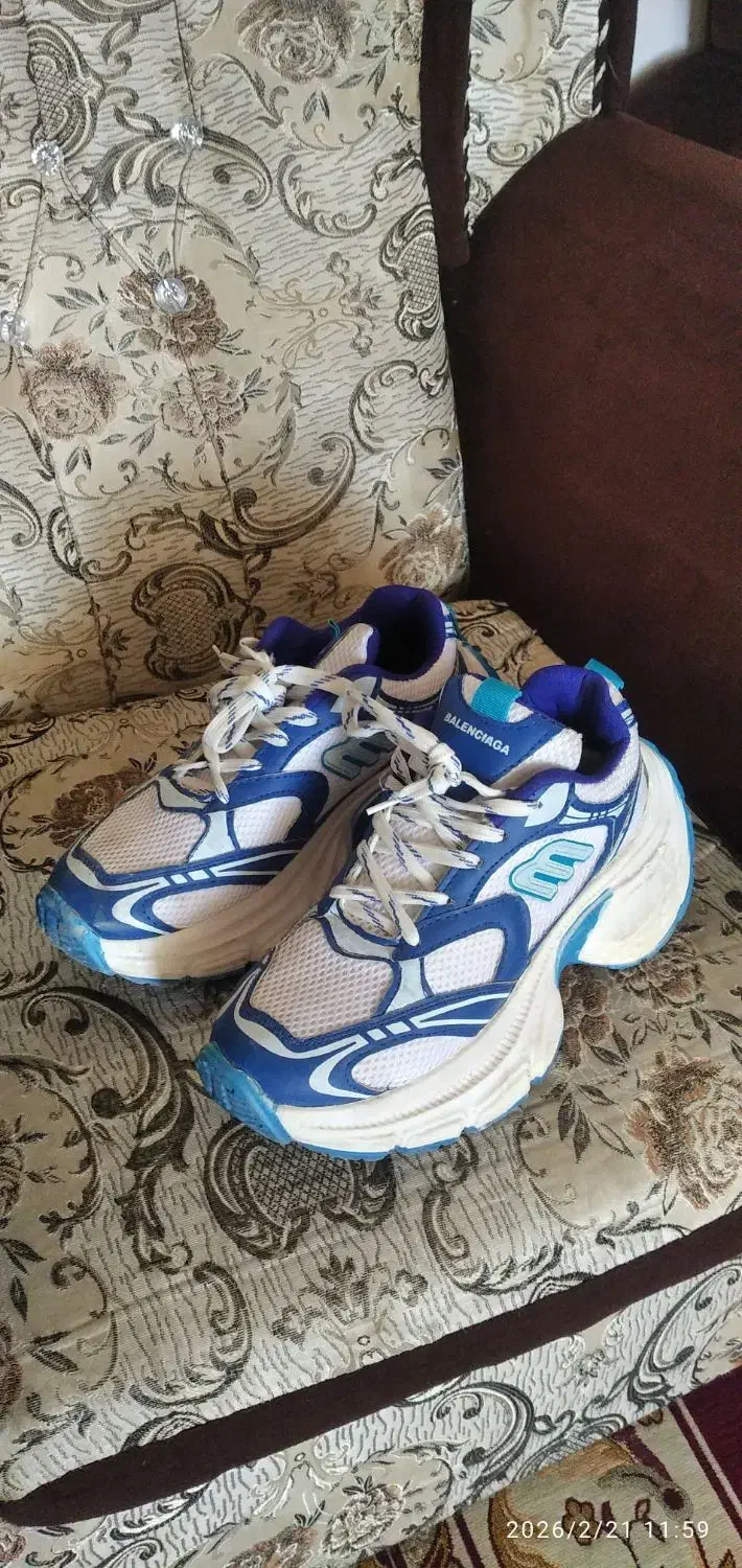 کفش|کیف، کفش، کمربند|لردگان, |دیوار