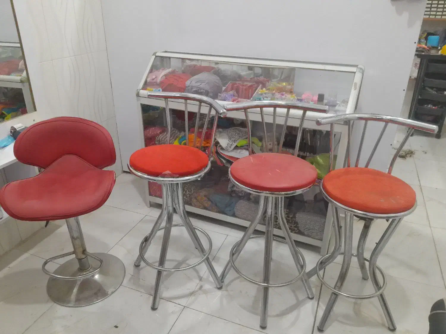 صندلی چرخشی (اوپن)|صندلی و نیمکت|مریوان, |دیوار