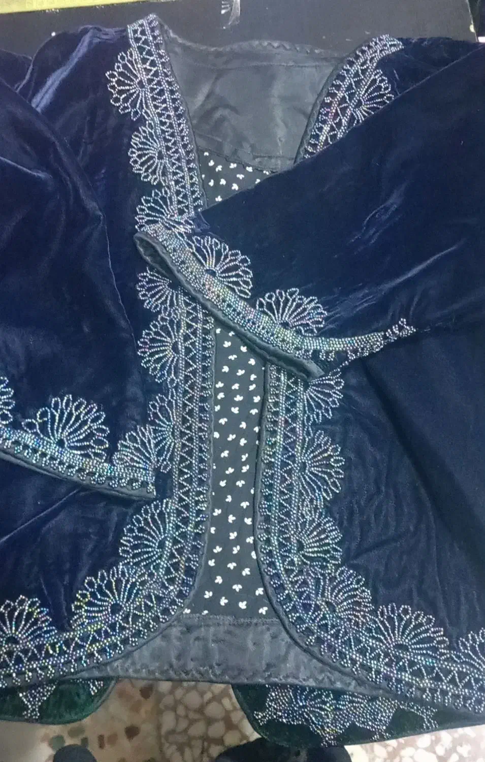 دلگ و دور دلگی|لباس|دهدشت, |دیوار