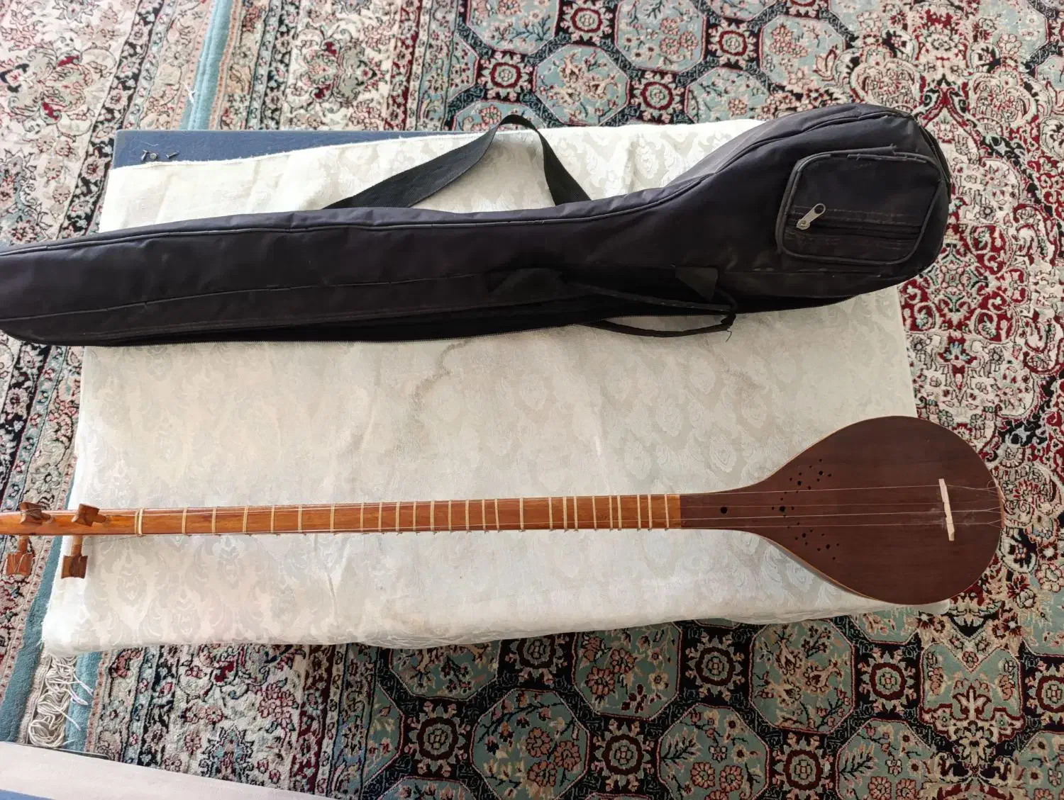 سه تار|سازهای سنتی|نیشابور, بنیاد شهید|دیوار