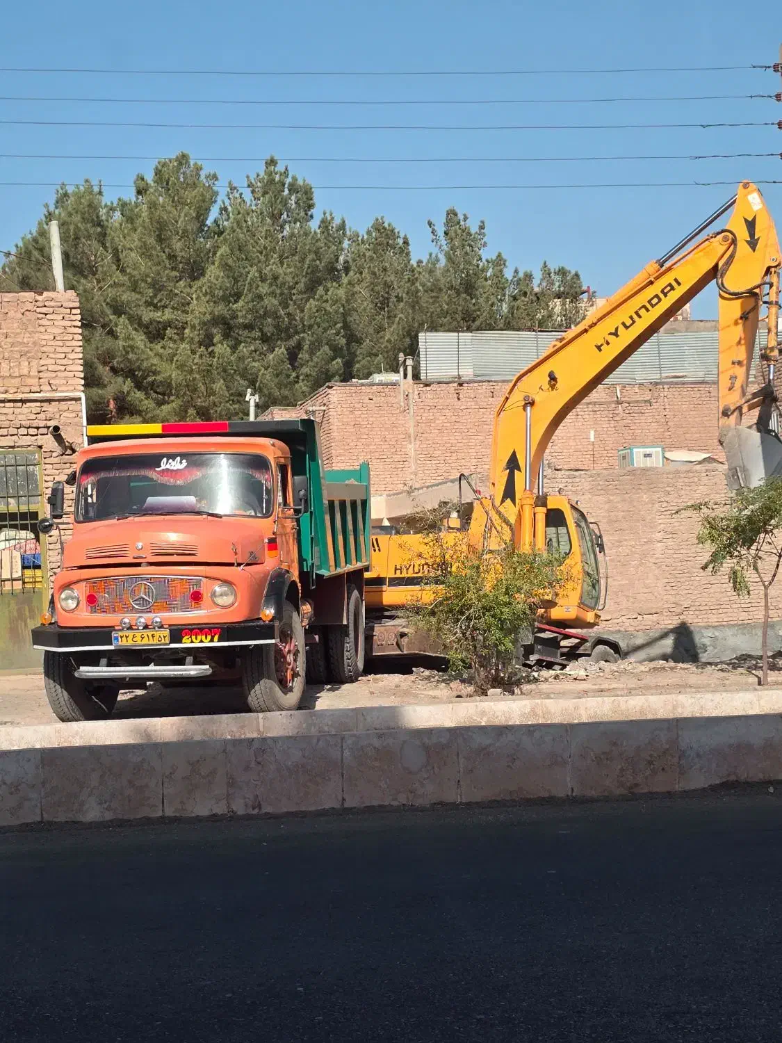 خدمات پیمانکاری میری ( خاکبرداری و حمل مصالح )|خدمات پیشه و مهارت|بیرجند, |دیوار