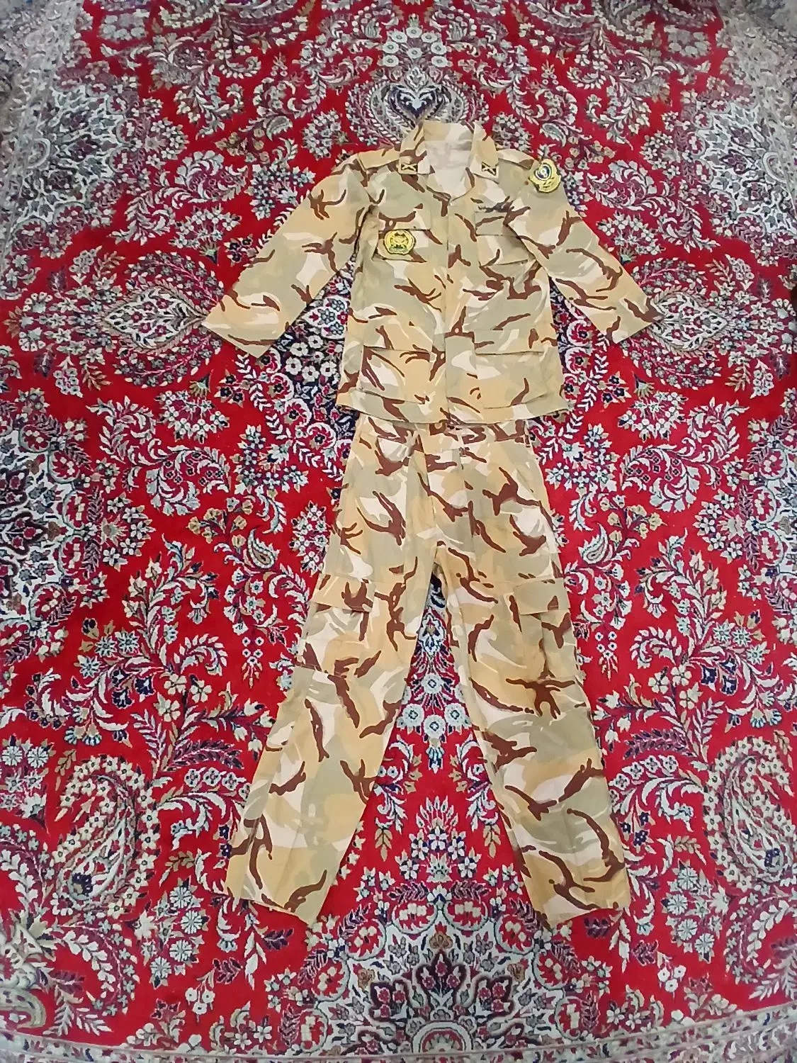 لباس سربازی|لباس|کرج, چهارصد دستگاه|دیوار