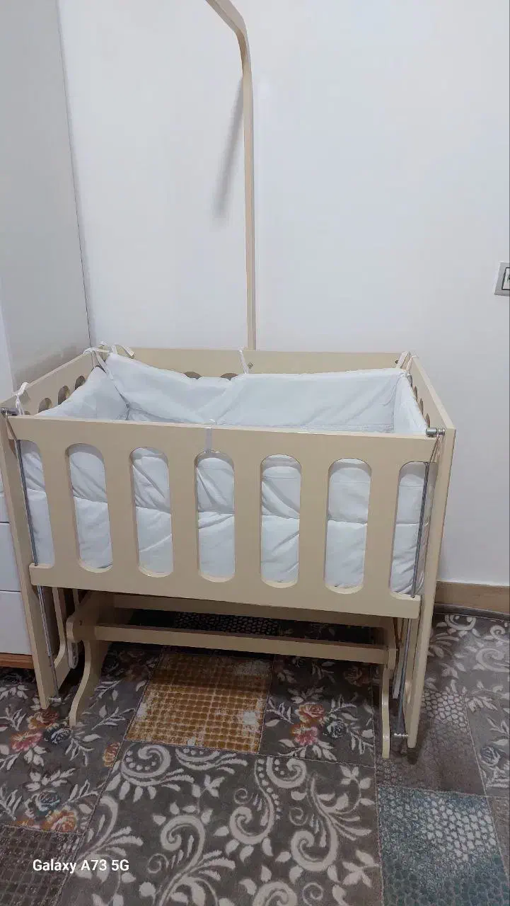 تخت نوزاد کاملا نو|اسباب و اثاث بچه|شال, |دیوار