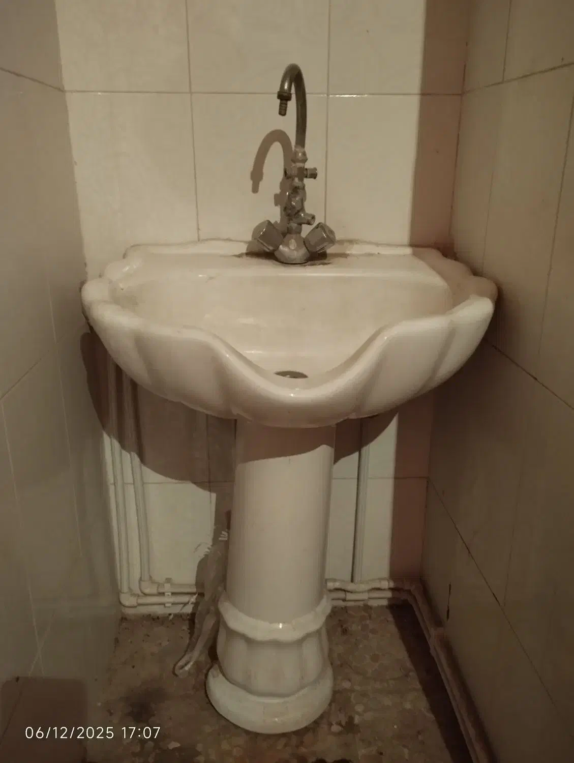 سرشور آرایشگاهی|آرایشگاه و سالنهای زیبایی|نیشابور, خط کاشمر|دیوار