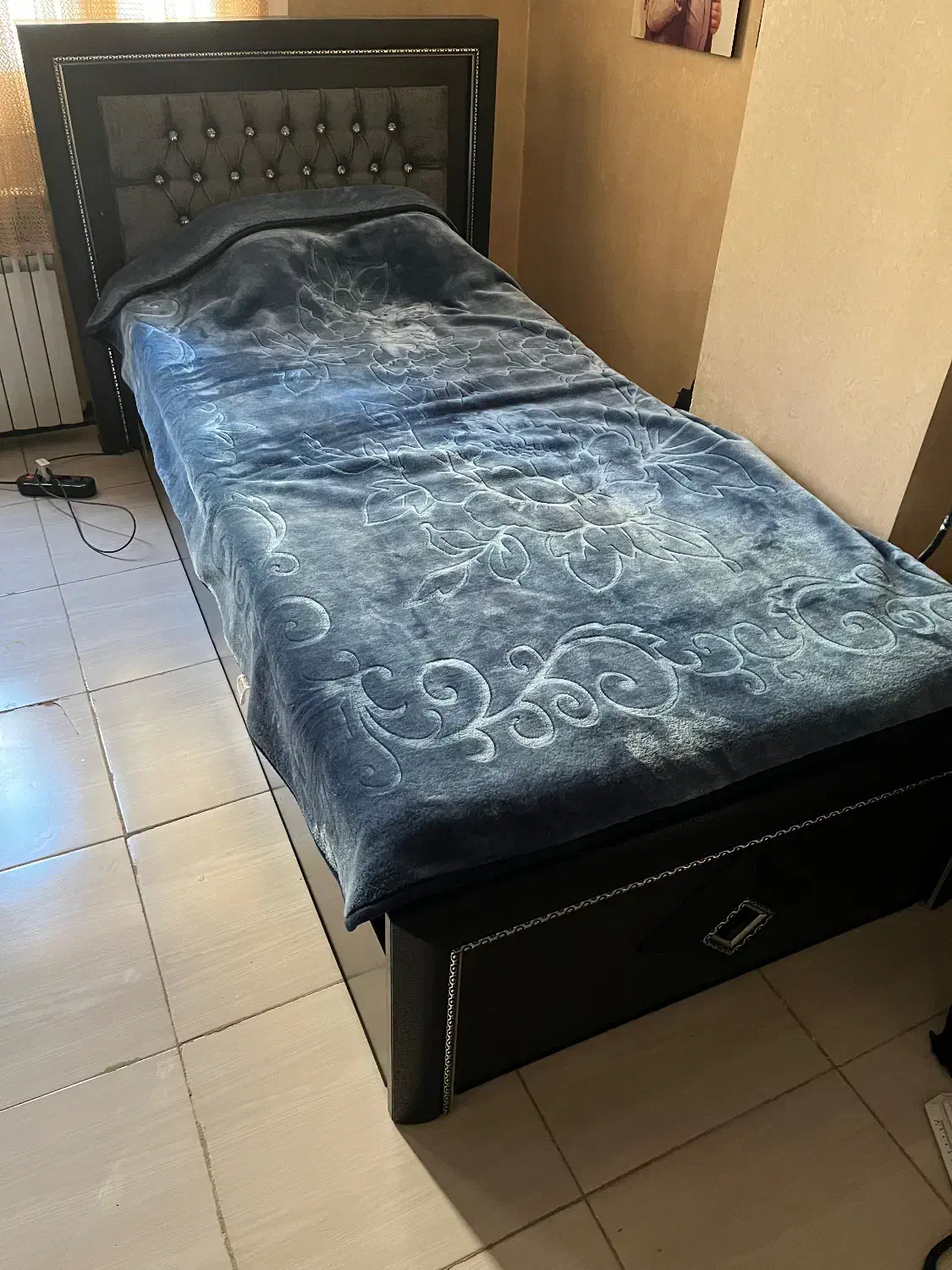 سرویس خواب تک نفره فروش فوری تخفیف جزئی|تخت و سرویس خواب|فردیس, نسترن شرقی|دیوار