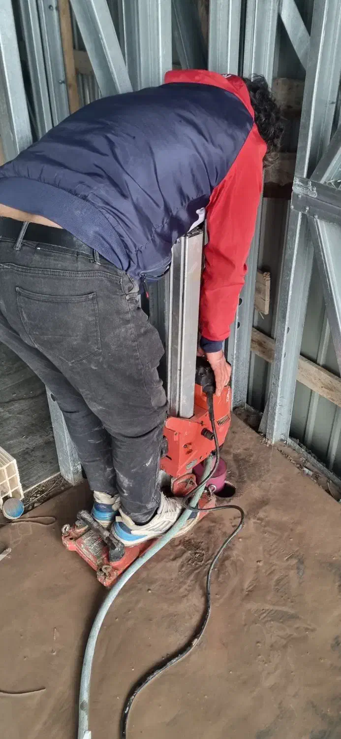 کرگیری و کاشت میلگرد|خدمات پیشه و مهارت|بندر انزلی, معلم|دیوار