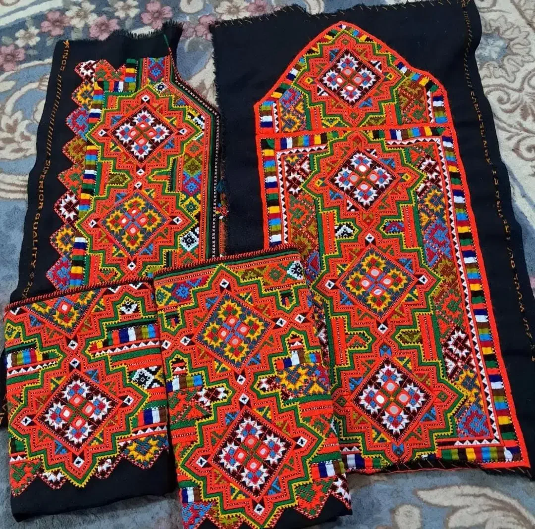 دوزنده|لباس|خاش, |دیوار