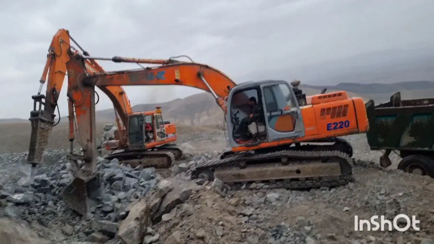 بیل میکانیکی زنجیری فیات کوبیلکو ۲۰۰۴|خودرو سنگین|مرند, |دیوار