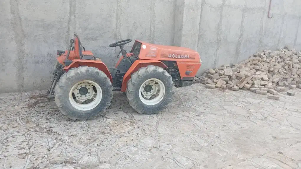 تراکتور کمرشکن ایتالیای|خودرو سنگین|مشهد, توس فردوسی|دیوار