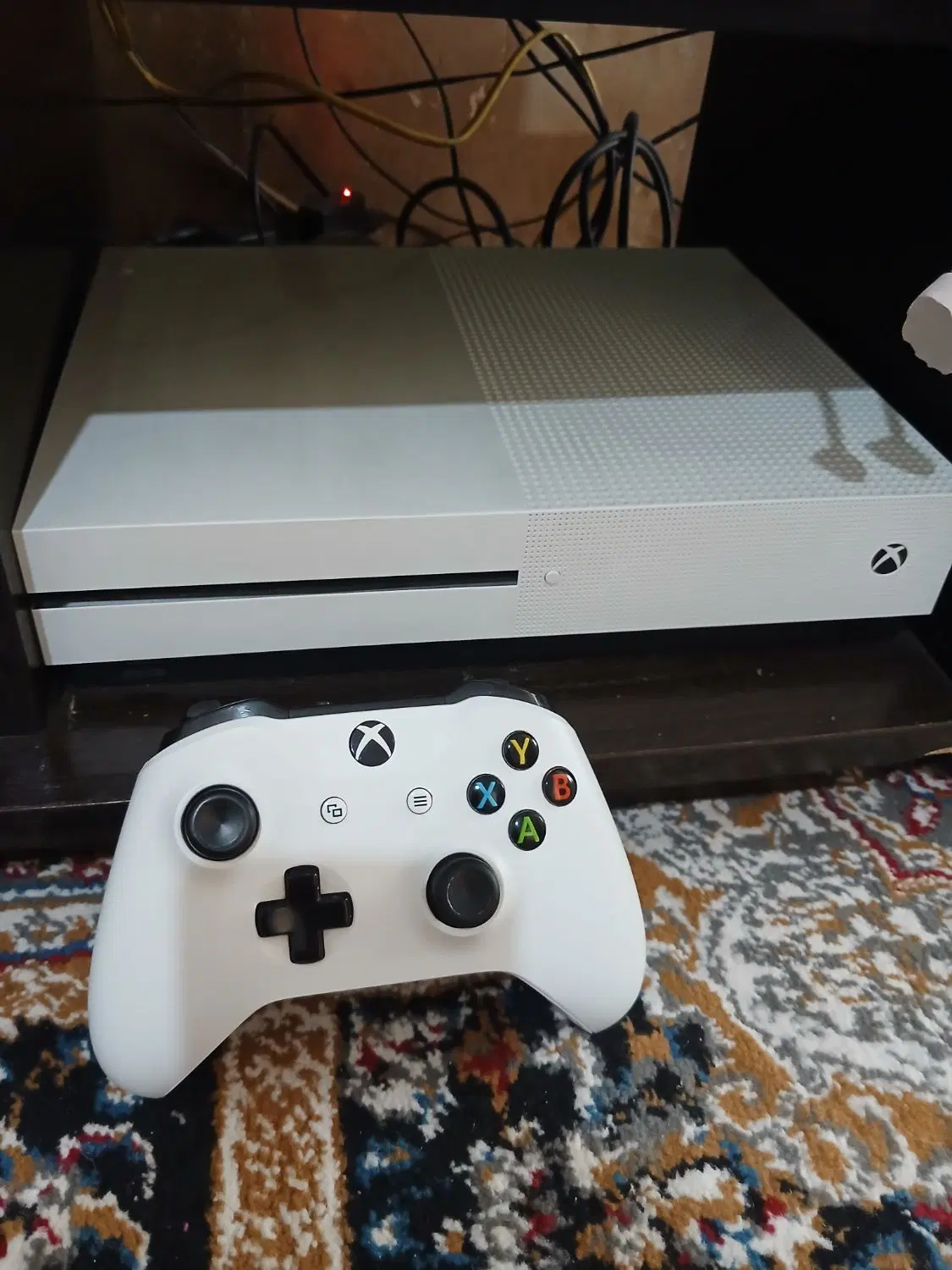 Xbox one S|کنسول، بازی ویدئویی و آنلاین|شیراز, شاهچراغ|دیوار