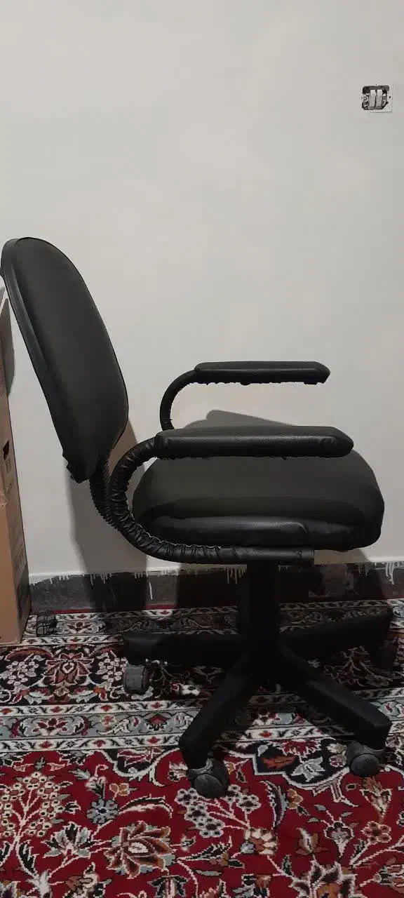 صندلی تمیز چرخشی و چرخ دار|صندلی و نیمکت|بروجرد, |دیوار